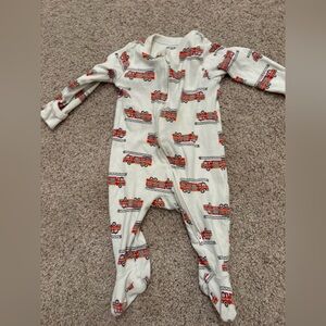 Old Navy Baby Boy Footies 3-6 Month Firetrucks White Pajamas